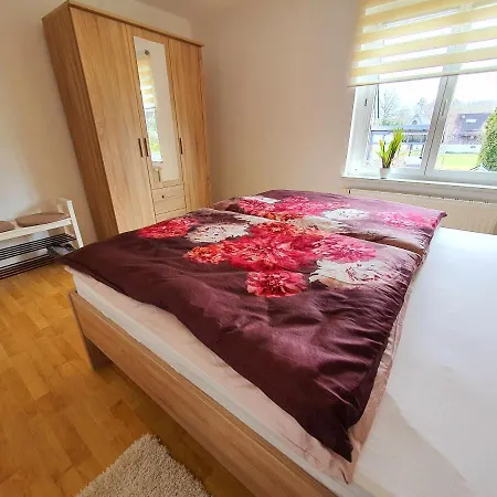 Reichenbrand Mit Stellplatz * Chemnitz (Saská Kamenice)